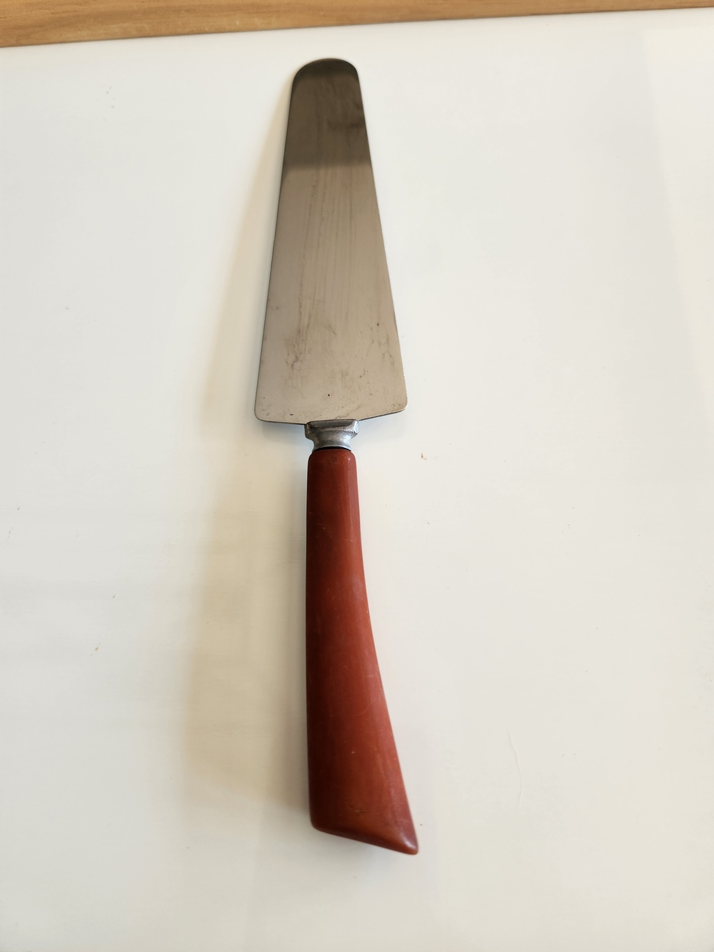 VINTAGE Cake/Pie Server with Bakelite Handle